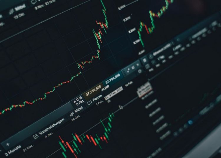 Finanzexperte Deven Schuller erklärt, wie Sie das Risiko eines Verlustes in Zeiten einer Finanzkrise oder eines Börsencrashs minimieren