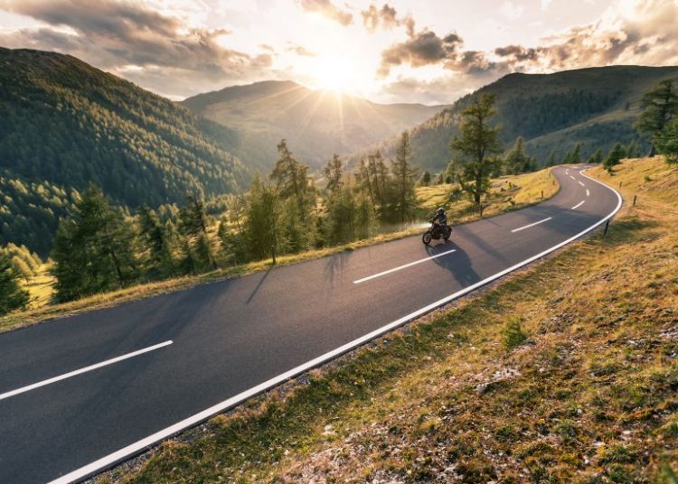 Erobern Sie die Alpenstraßen der Schweiz – Ein umfassender Reiseführer für Autofahrer