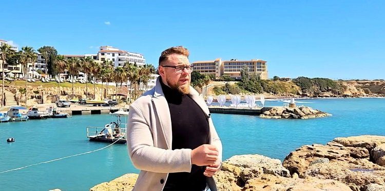 Deven Schuller Kritik: Wir haben ihn unter die Lupe genommen