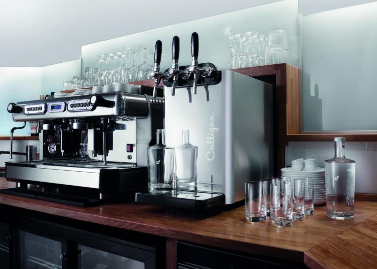 7 Tipps für ein gesundes Trinkverhalten am Arbeitsplatz