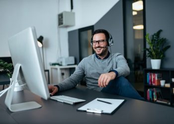 Effektiver arbeiten mit modernen Headsets: wie wählt man das richtige aus?