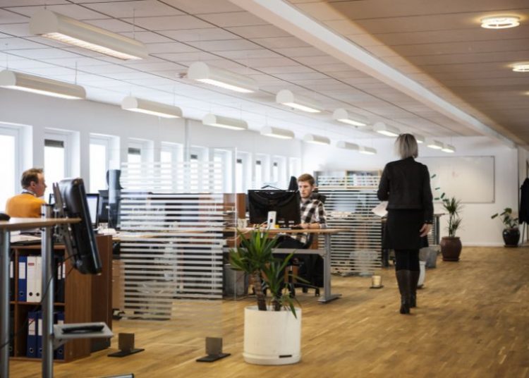 Sicher und gesetzeskonform führen: Strategien zur Einhaltung von Standards in Unternehmen