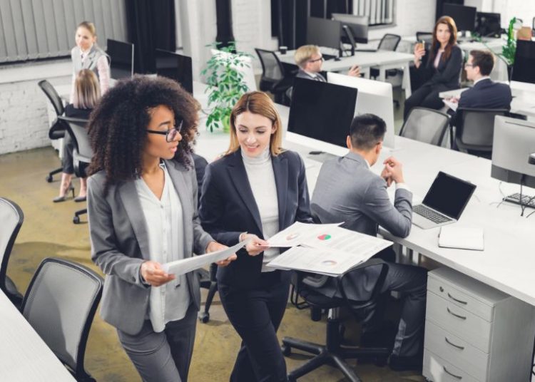 Mit der eigenen Firma ins Ausland: Strategien für einen erfolgreichen Neustart